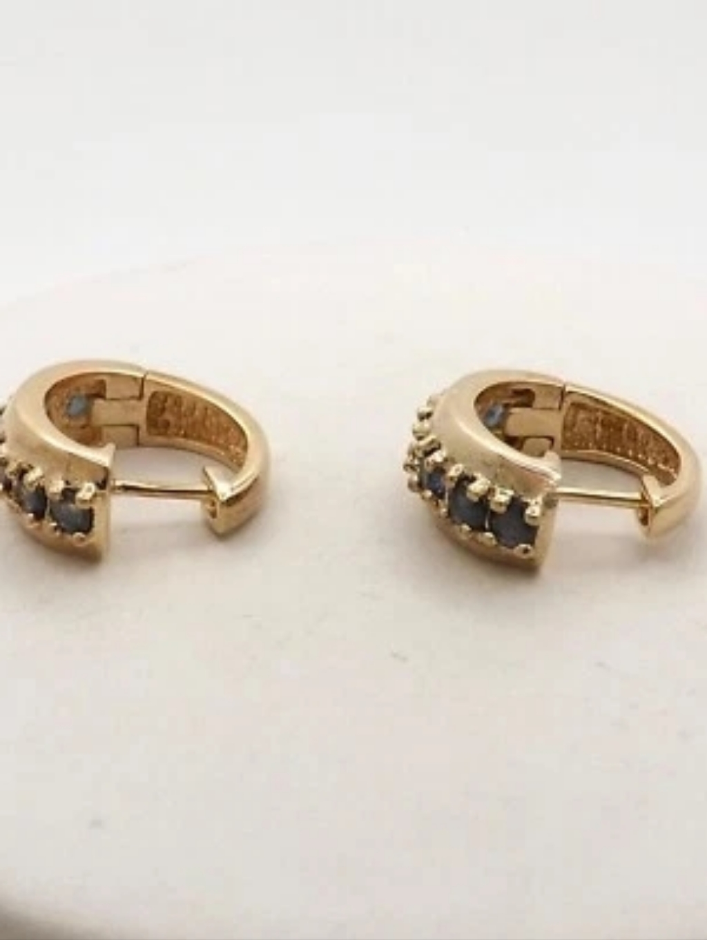Ross Vintage 18k Gold Vermeil 925 Sterling Silver Sapphire Huggie Hoops — image 7 of 7